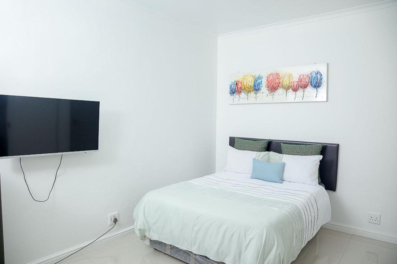 Sunbird House Bed & Breakfast *