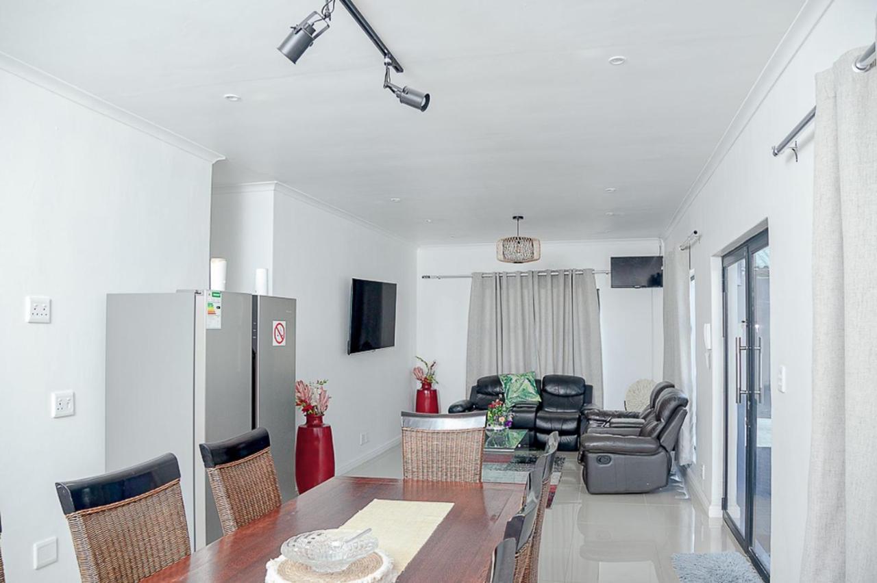 Bed & Breakfast Sunbird House